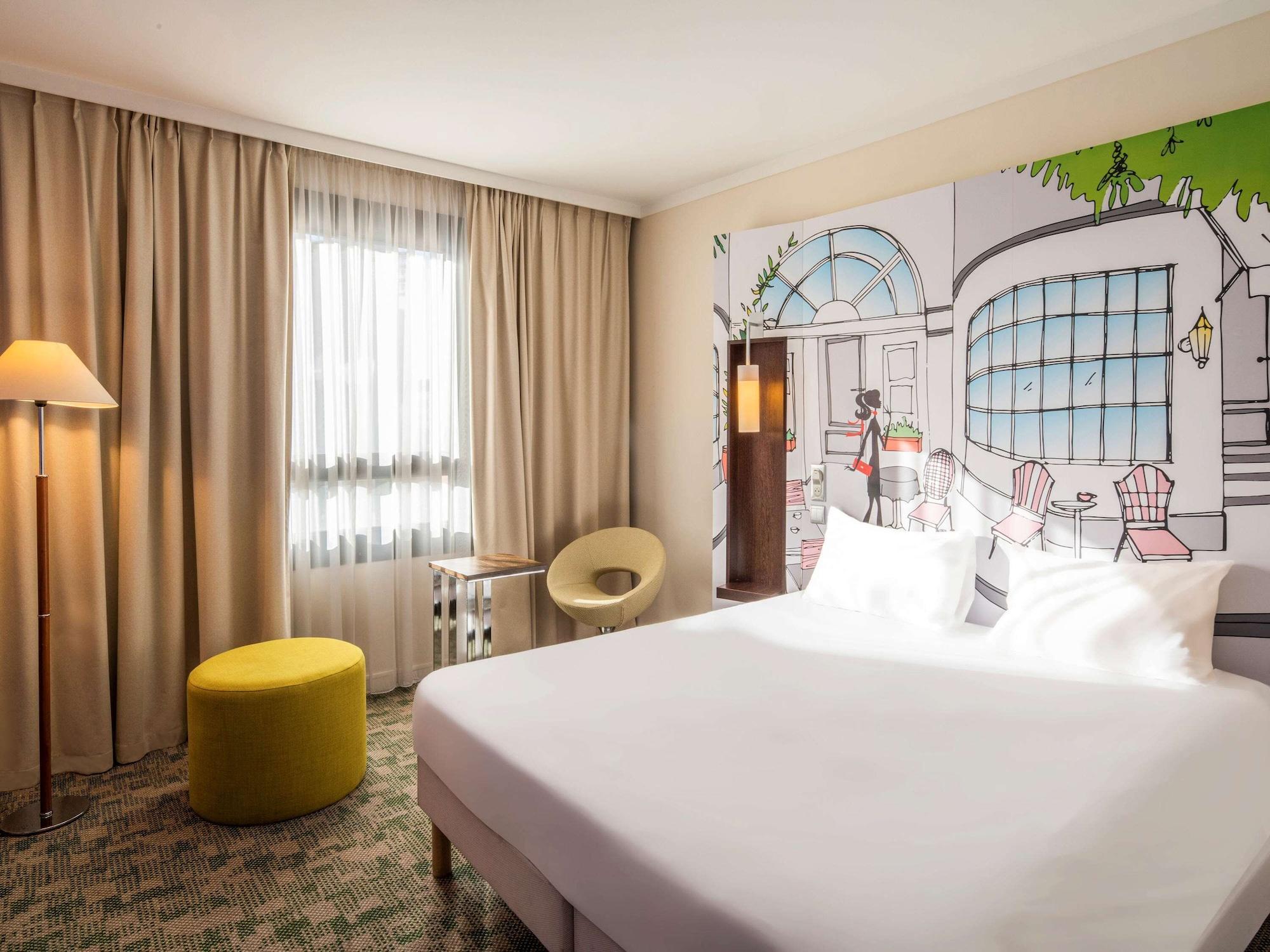 Ibis Styles Evry Courcouronnes Hotel And Events Bagian luar foto