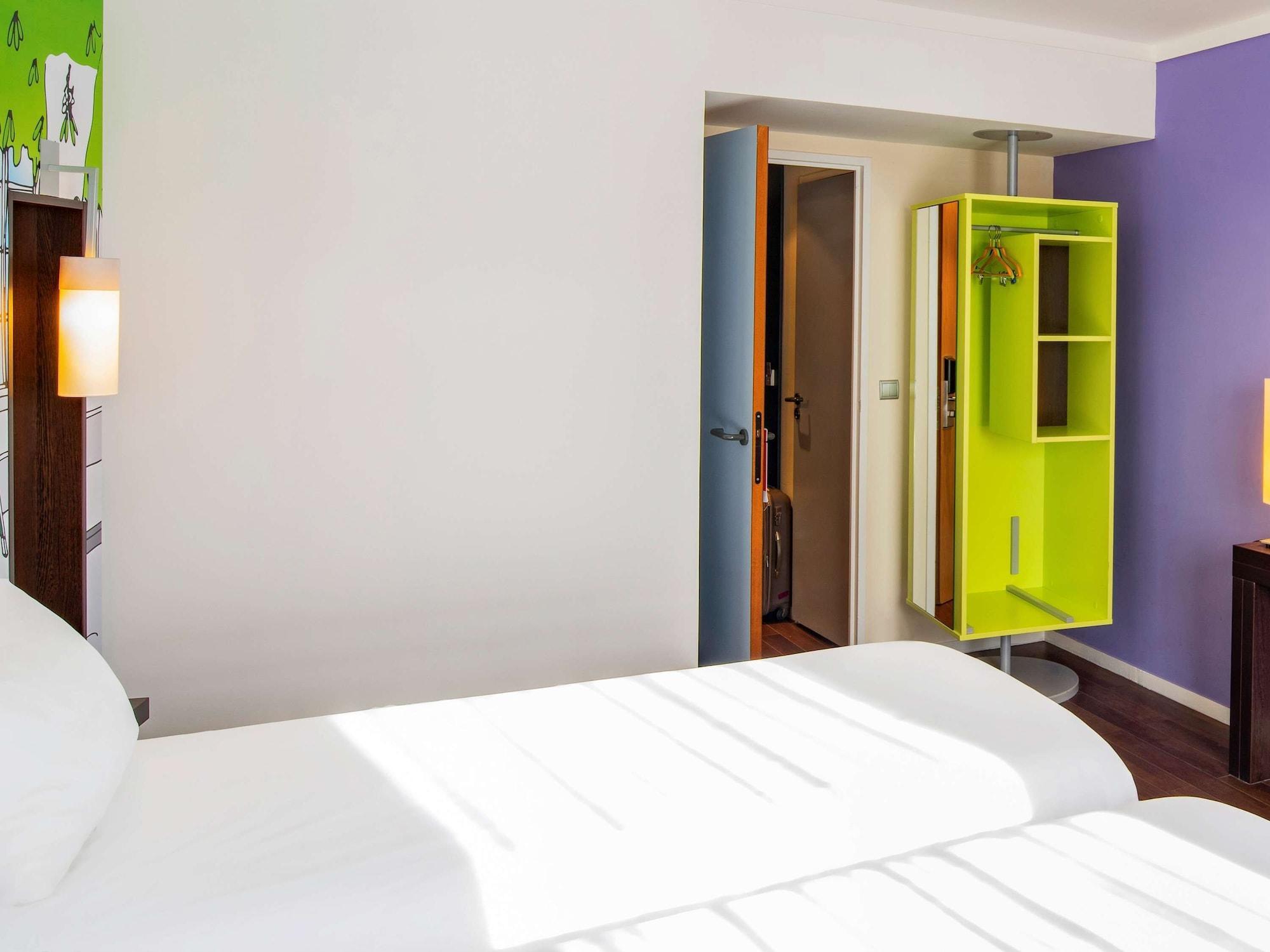 Ibis Styles Evry Courcouronnes Hotel And Events Bagian luar foto