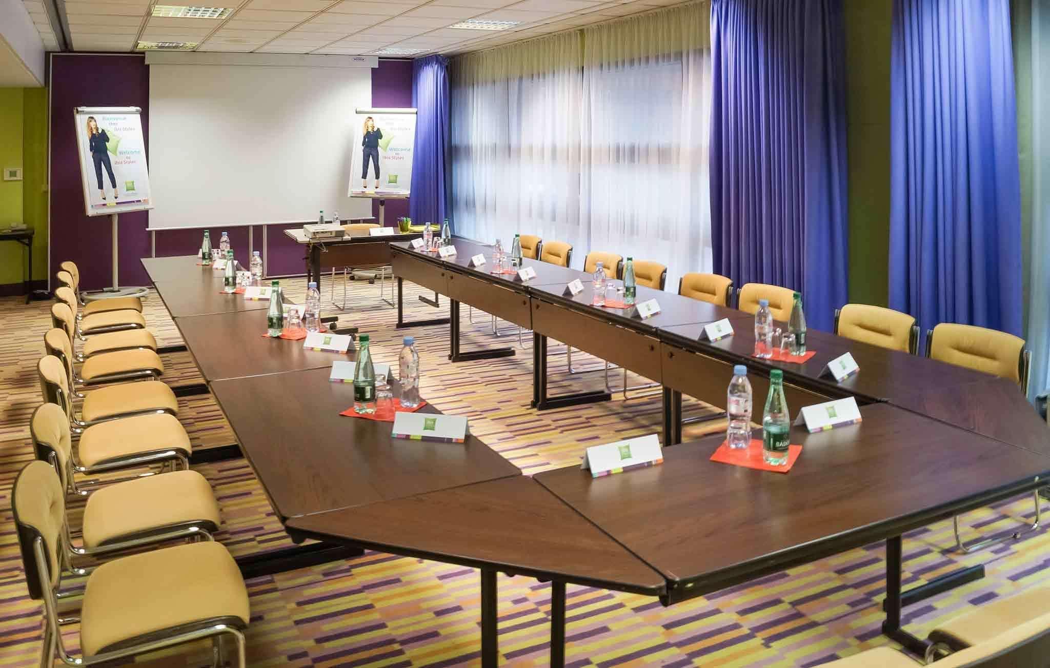 Ibis Styles Evry Courcouronnes Hotel And Events Bagian luar foto
