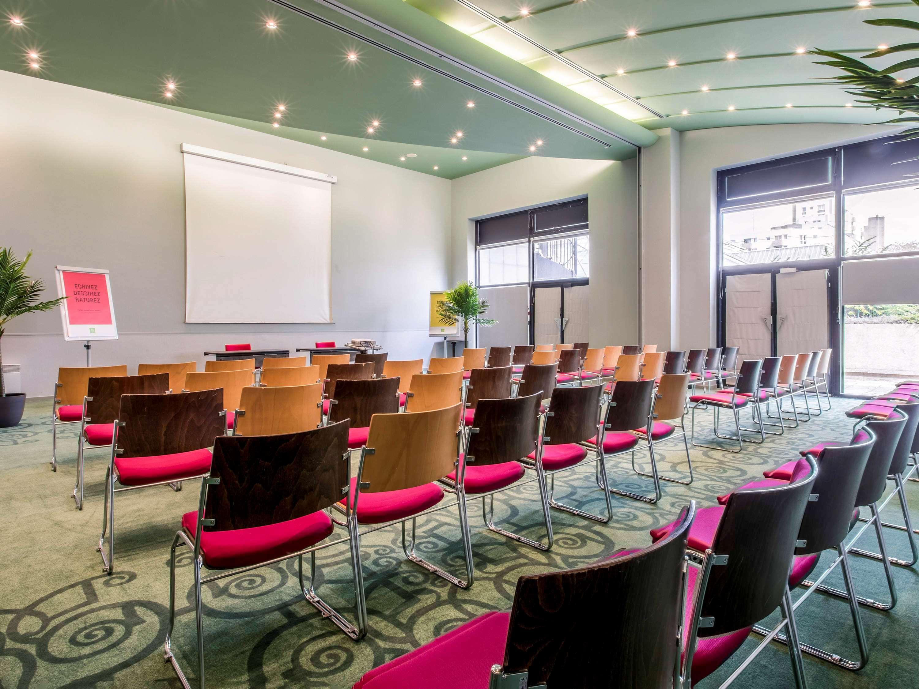 Ibis Styles Evry Courcouronnes Hotel And Events Bagian luar foto