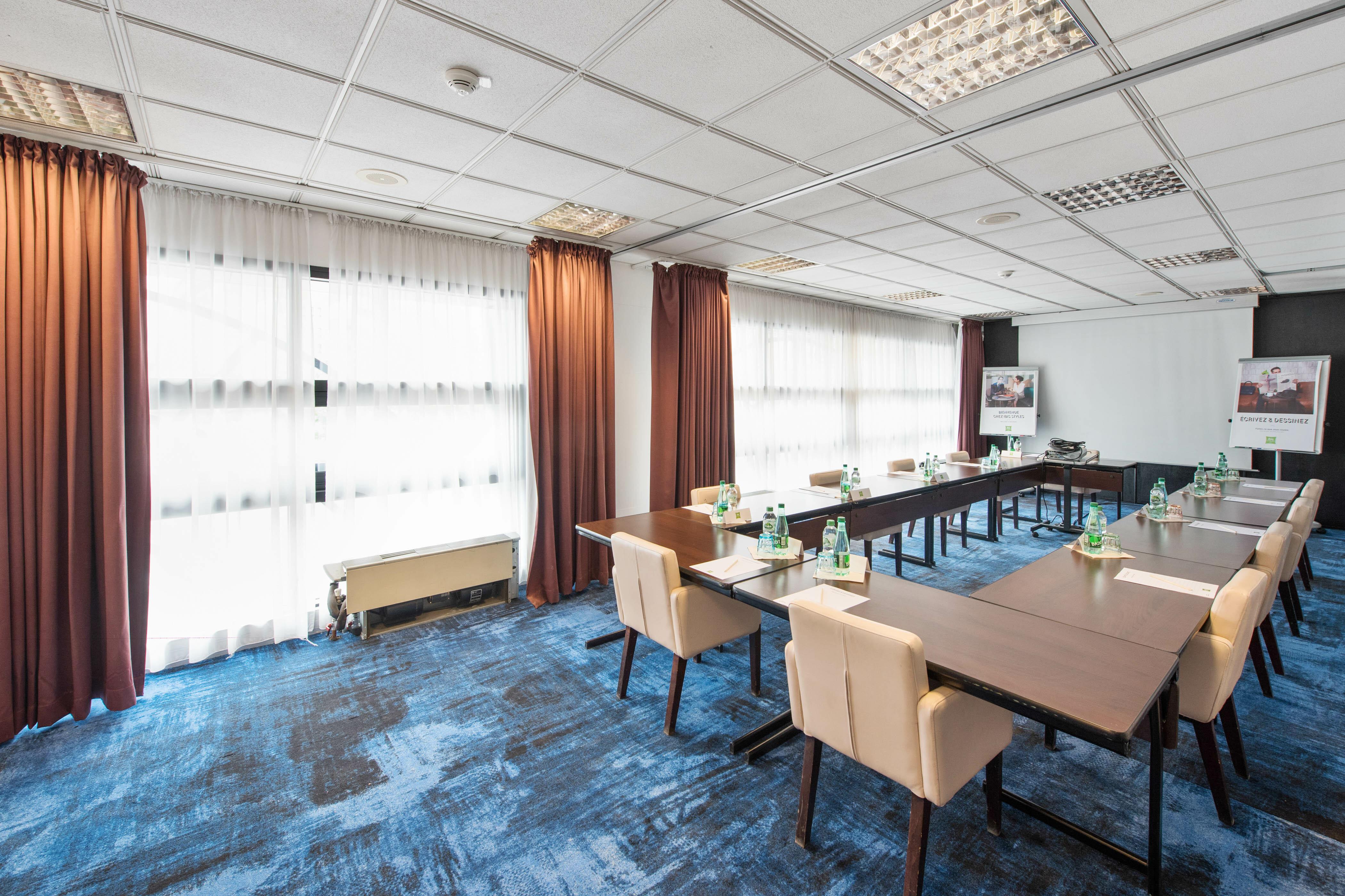 Ibis Styles Evry Courcouronnes Hotel And Events Bagian luar foto