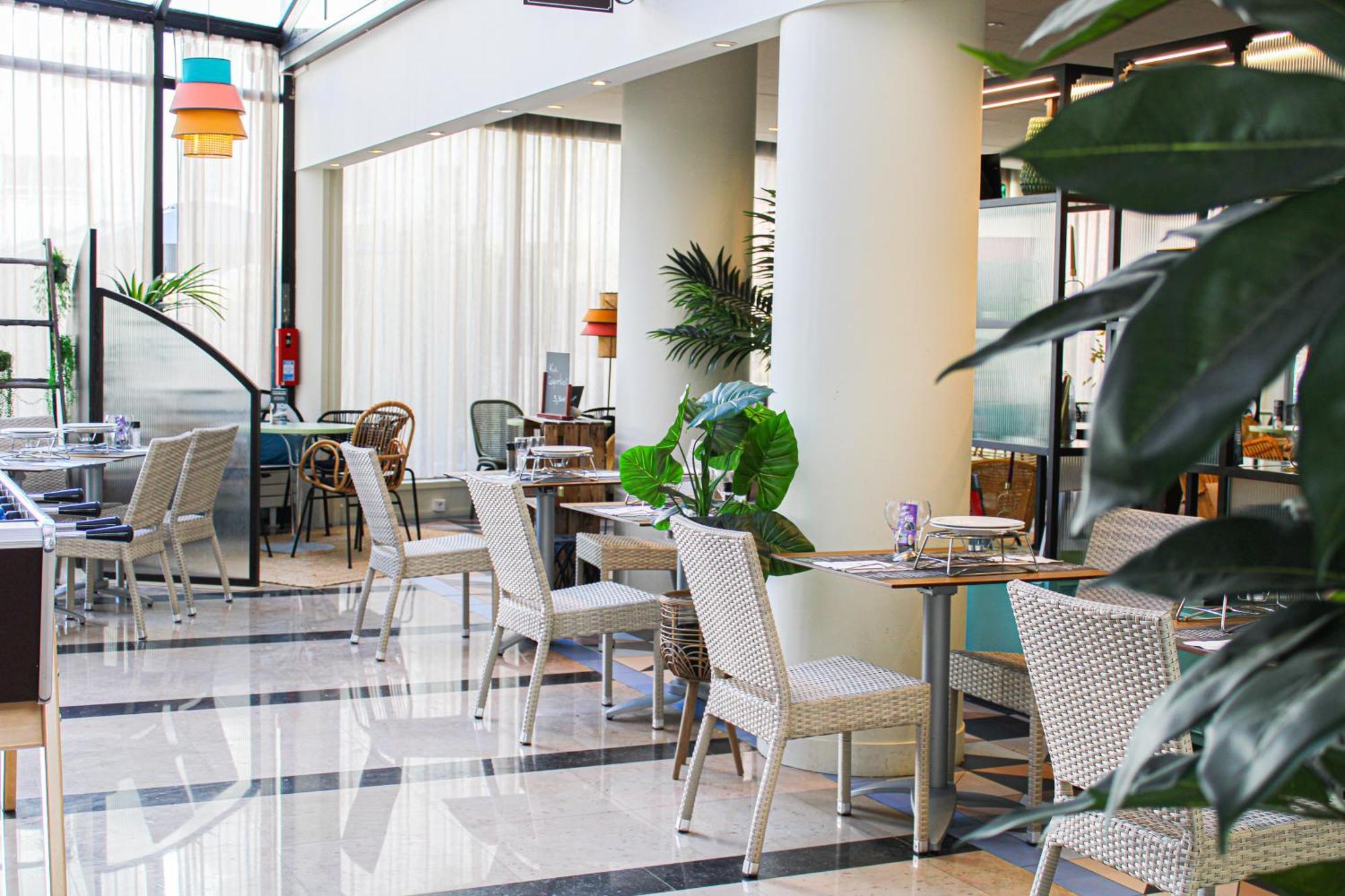 Ibis Styles Evry Courcouronnes Hotel And Events Bagian luar foto